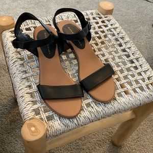 Women’s sandals
